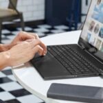 آیا استفاده از لپ‌ تاپ هنگام شارژ به دستگاه آسیب می‌زند؟