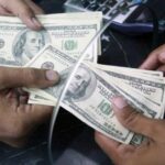 سبقت عرضه از تقاضا در بازار؛ چرا ارز آزاد و رسمی دو قطب مخالف آهن ربا شده اند؟