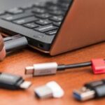 اخطار: هر چیزی را به پورت USB لپ‌تاپ خود وصل نکنید!
