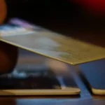 با Muxcard آشنا شوید؛ کامپیوتری به اندازه کارت بانکی که نمایشگر دارد [تماشا کنید]
