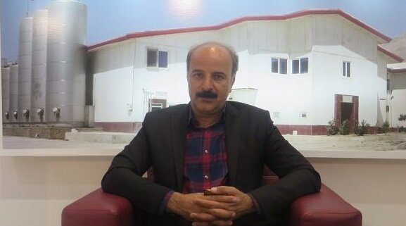 صادرات پودر شیرخشک و تعطیلی صنایع داخلی| سفره ها خالی از لبنیات؛ سرانه مصرف زیر ۵٠کیلو است صادرات پودر شیرخشک و تعطیلی صنایع داخلی| سفره ها خالی از لبنیات؛ سرانه مصرف زیر ۵٠کیلو است