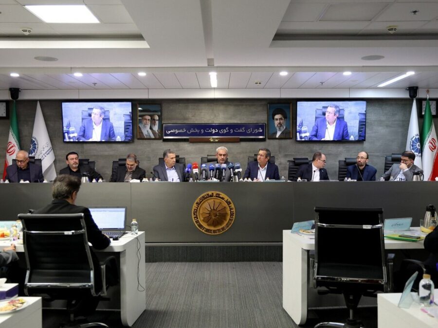مدنی‌زاده: روش فعلی قیمت‌گذاری دارو پاسخگو نیست | همتی: محدودیت بانکی صادرکنندگان عراق رفع می‌شود