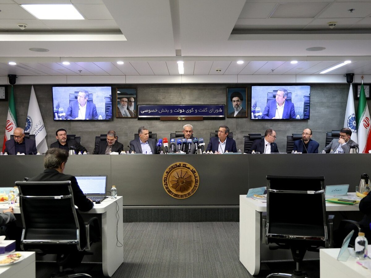 مدنی‌زاده: روش فعلی قیمت‌گذاری دارو پاسخگو نیست | همتی: محدودیت بانکی صادرکنندگان عراق رفع می‌شود