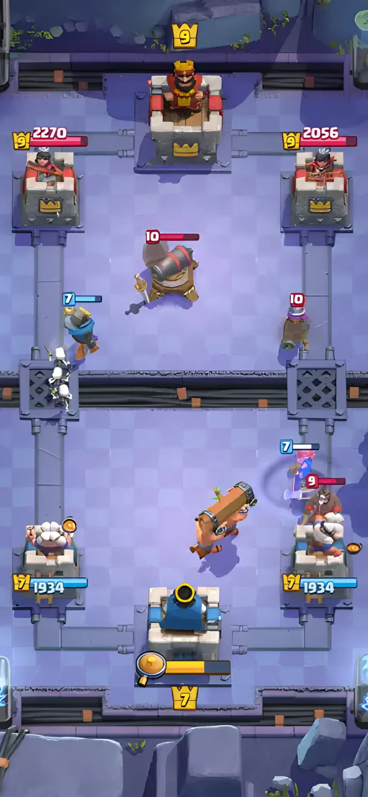 میدان نبرد در بازی استراتژیک کلش رویال (Clash Royale) با برج‌های دفاعی