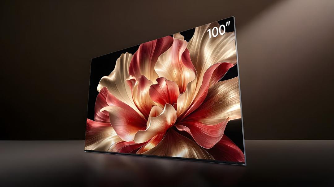 نمایشگر تلویزیون مینی ال‌ای‌دی هایسنس (Hisense U7T Pro) با تصویر گل‌های رنگی