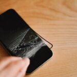 مدیر سخت‌افزار اپل: دیدن محافظ صفحه نمایش روی آیفون آزاردهنده است