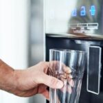 چگونه و هر چند وقت یک‌بار آبسردکن یخچال را تمیز کنیم؟